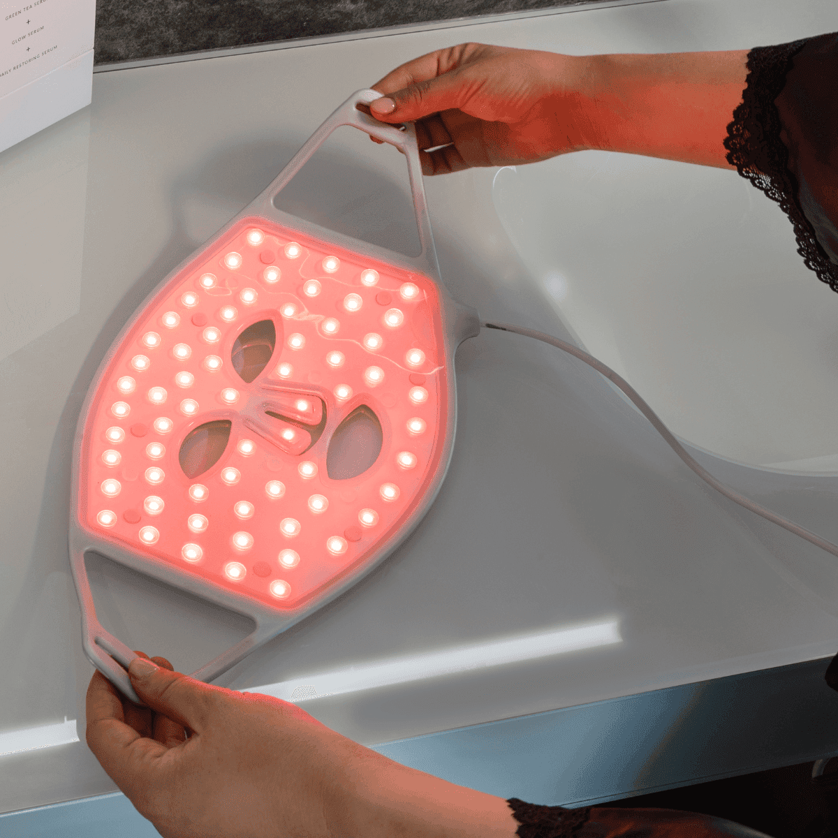 CurrentBody Skin – Silver Series 1 LED Mask Gift Set - Image 2