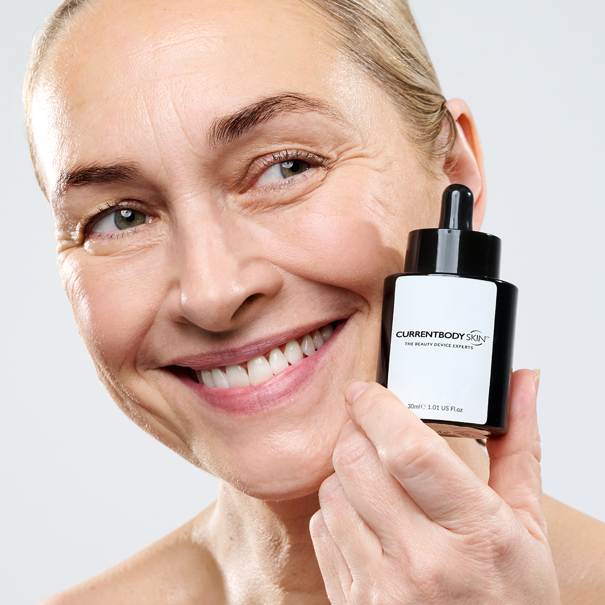 CurrentBody Skin Green Tea Serum (30ml) - Image 4