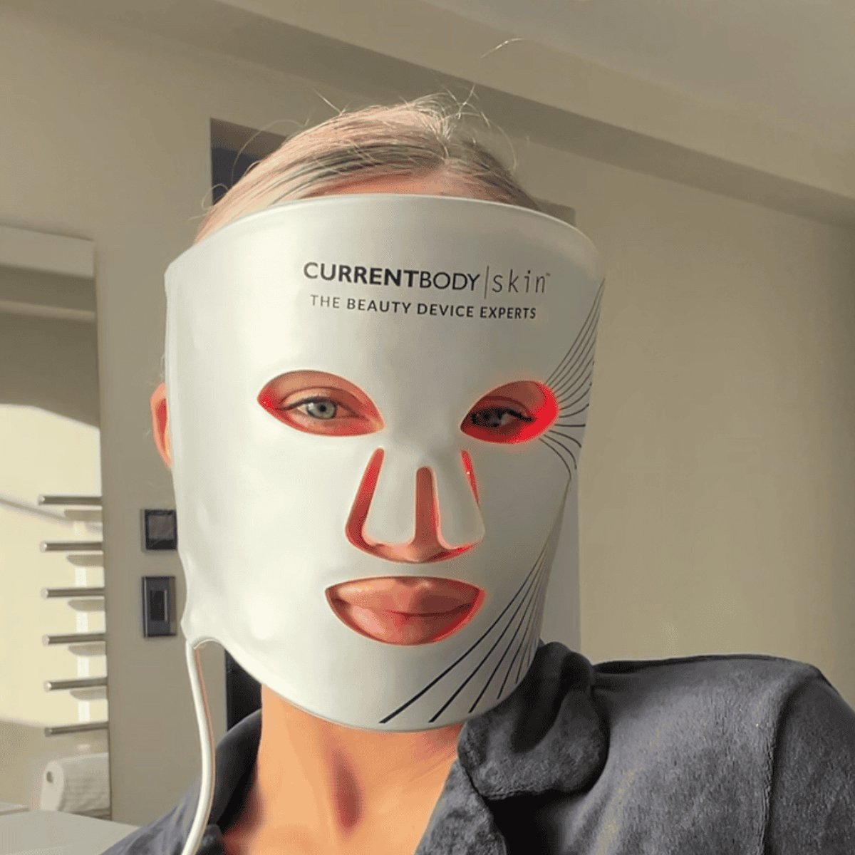 CurrentBody Skin – Silver Series 1 LED Mask Gift Set